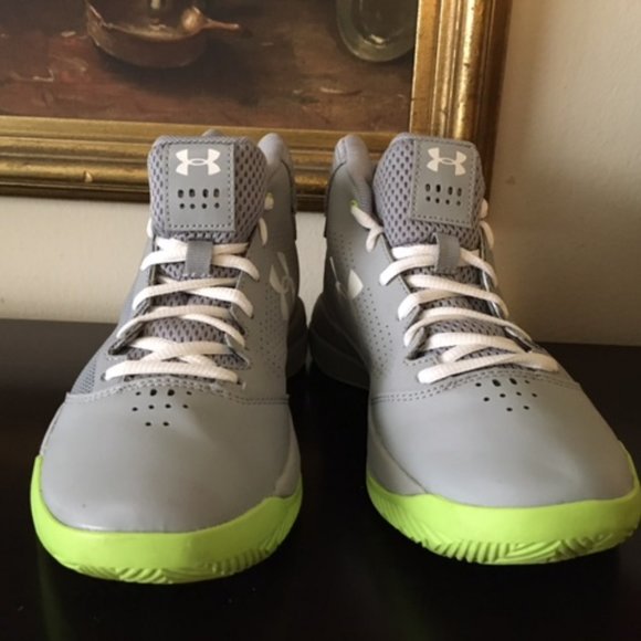 UNDER ARMOUR YOUTH BASKETBALL SHOES - Picture 2 of 5